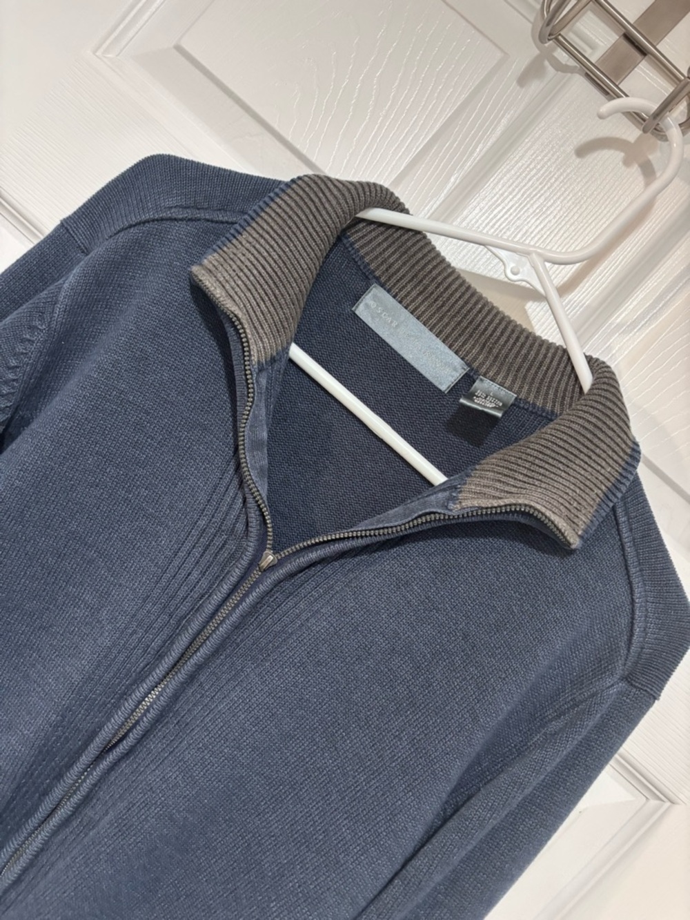 OSCAR DE LA RENTA Men's Navy Zip-Up Sweater with Contrast Collar